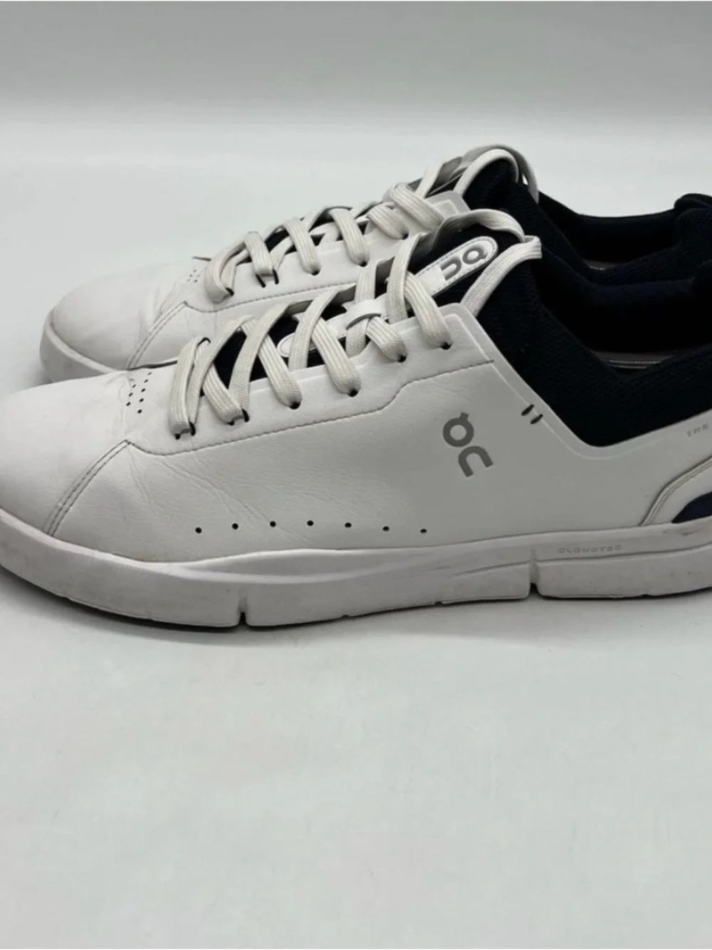 On Running Men’s White and Navy Low-Top Sneakers